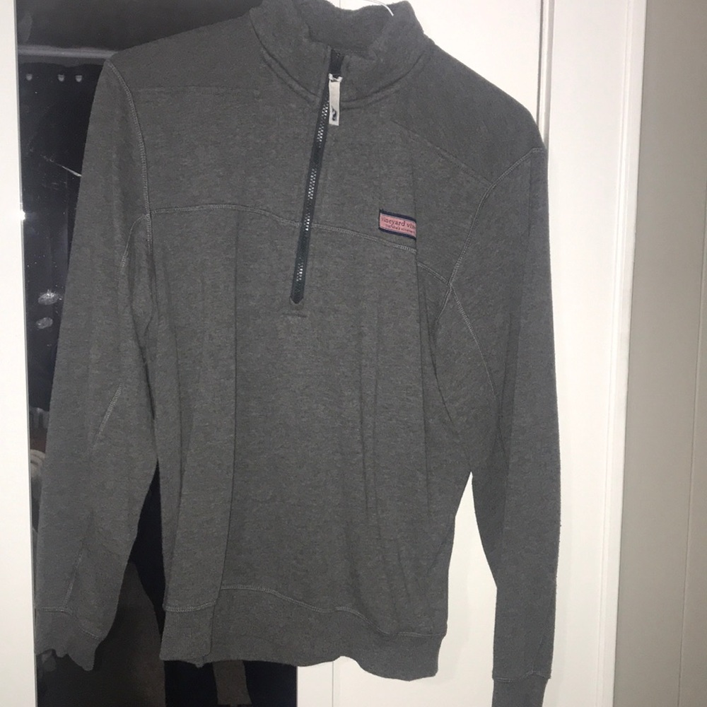 Vineyard vines sweater